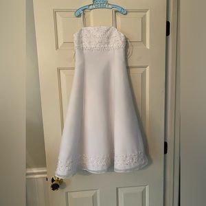 White dress with subtle beading perfect for communion or flower girl.